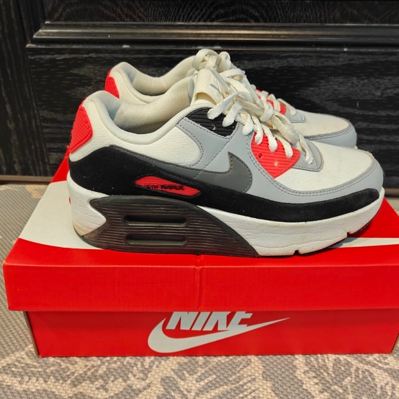 Nike Air Max 90 Platform Sneaker - Picture 1 of 5